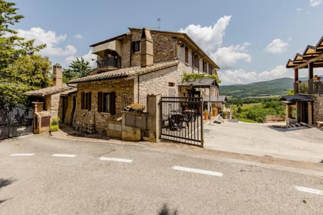 Agriturismo Il Castello Assisi Exterior photo